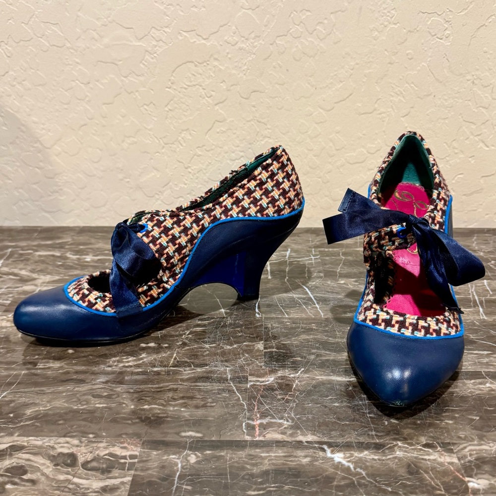 Poetic License Stand Out Blue Leather and Houndstooth Tweed Mary Jane Pumps - Picture 11 of 11